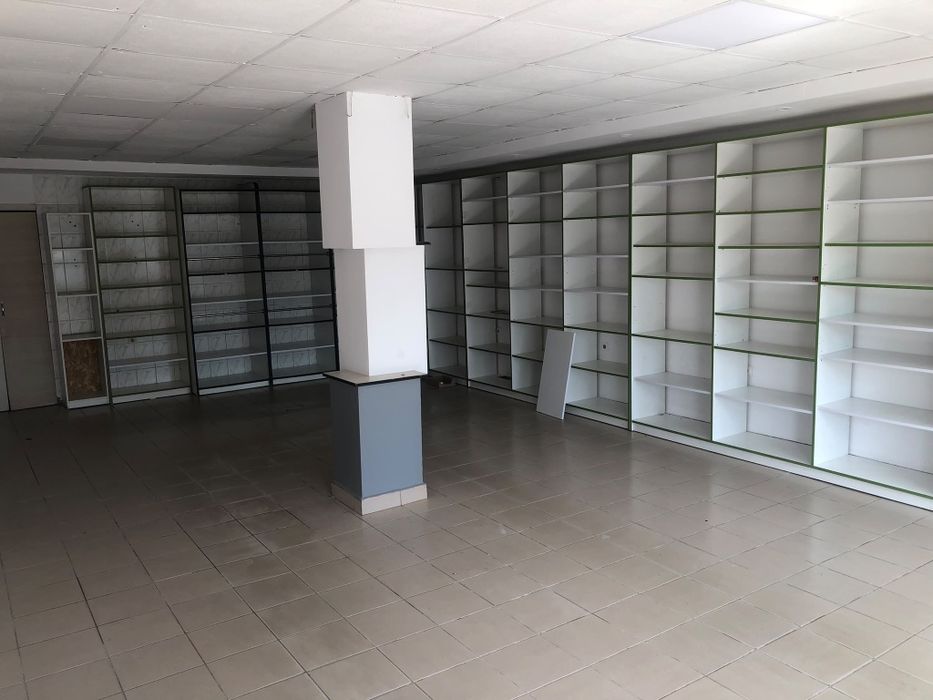 Închiriez spațiu comercial în Flămânzi zona 6 drumuri