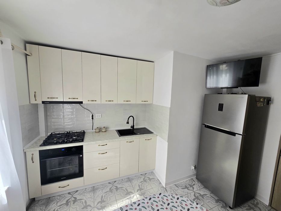 SCHIMB  apartament 3 camere București cu Vila/Casa in zona Brasov