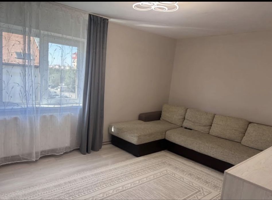 PF inchiriez ap 2 camere decom Strand