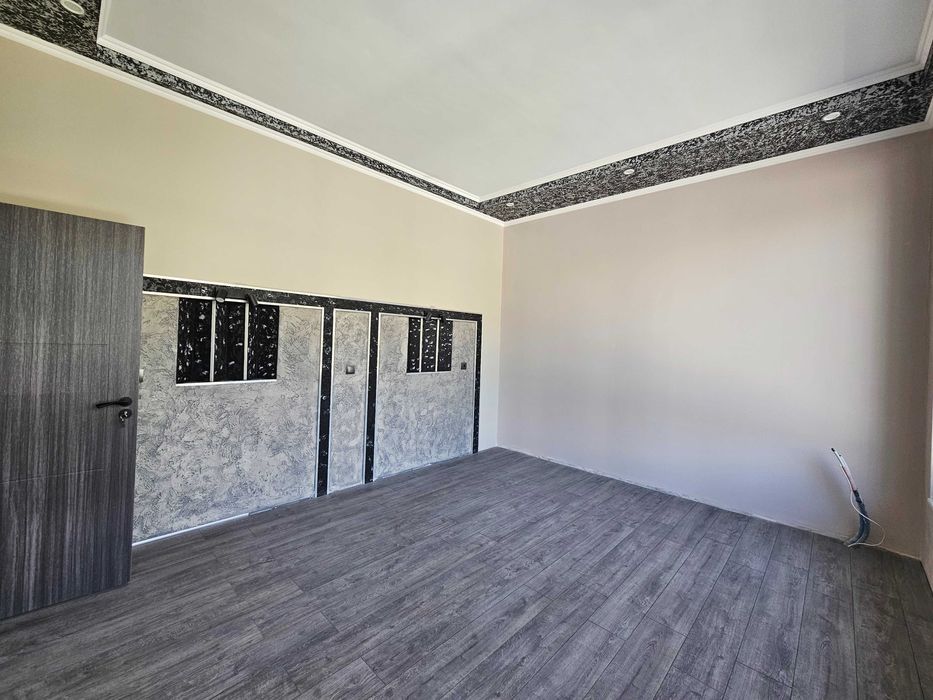 Продава се Тристаен апартамент в Велико Търново, Бузлуджа - 150 кв.м за 1200 €/кв.м - Снимка #4