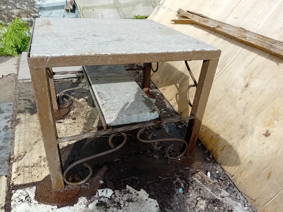 Продается столик