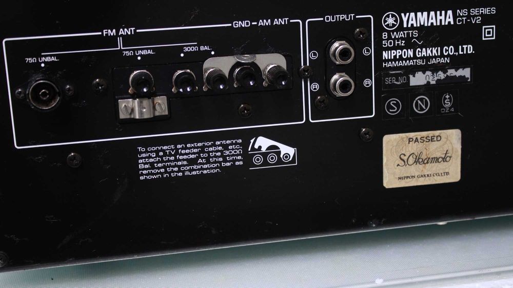 Tuner analogic Yamaha Natural Sound CT-V2.