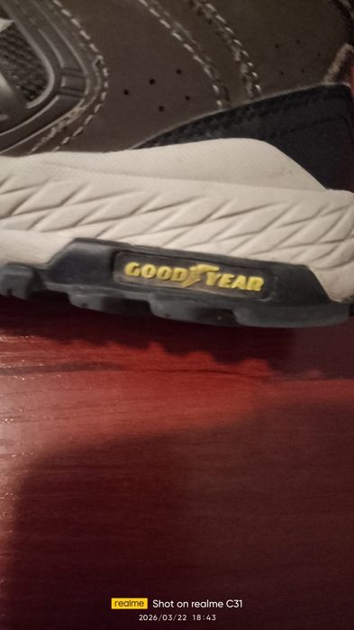 Детски маратонки, изключително запазени и обути няколко пъти