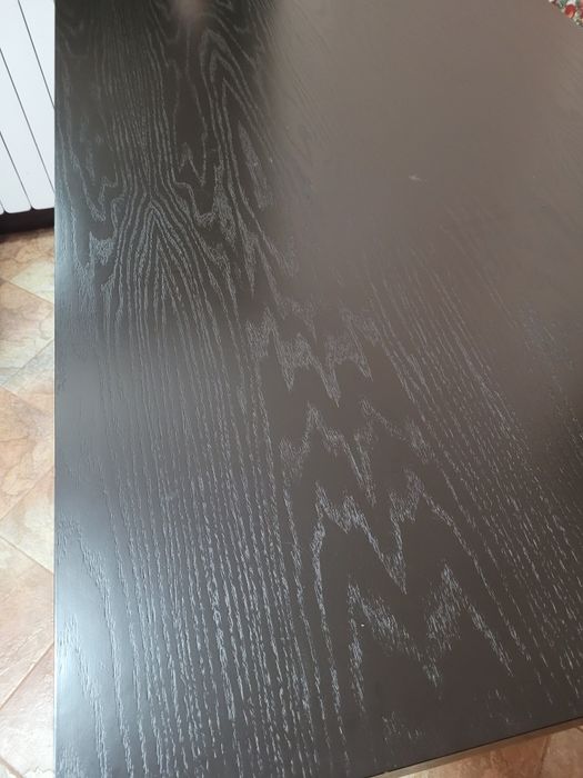 Продавам трапезна маса