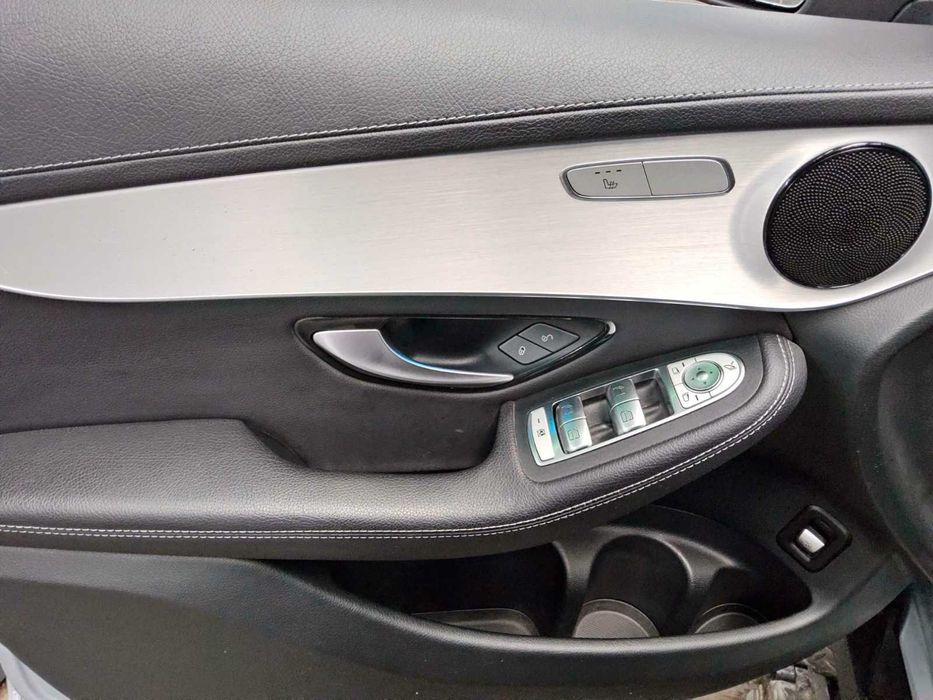 Mercedes-Benz GLC 200 d 4Matic Pret: 34.500 EUR CU TVA INCLUS