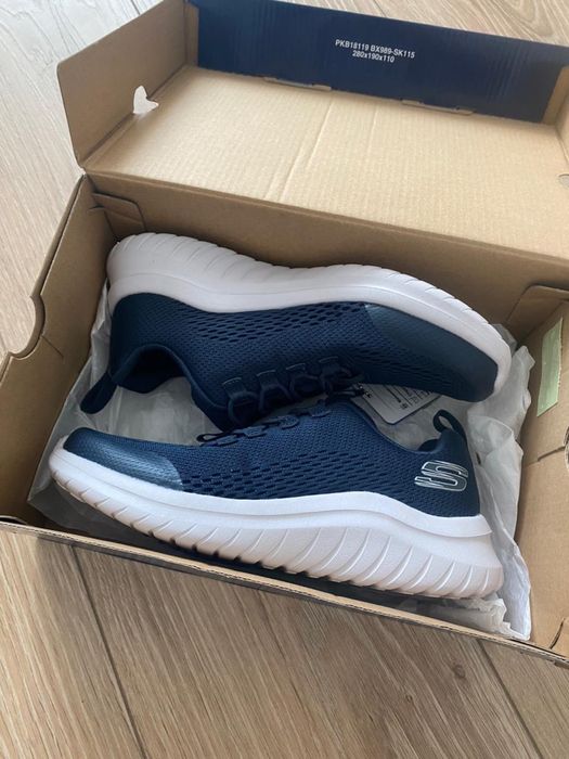 Кроссовки новые