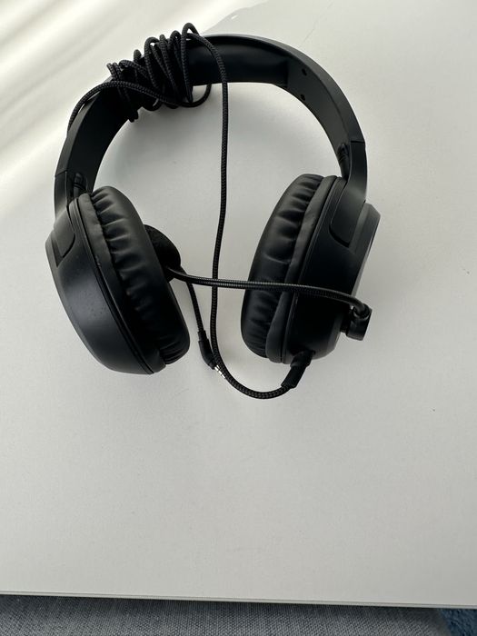 Set de gaming(căști,mouse,mouse pad,tastatură și cameră)