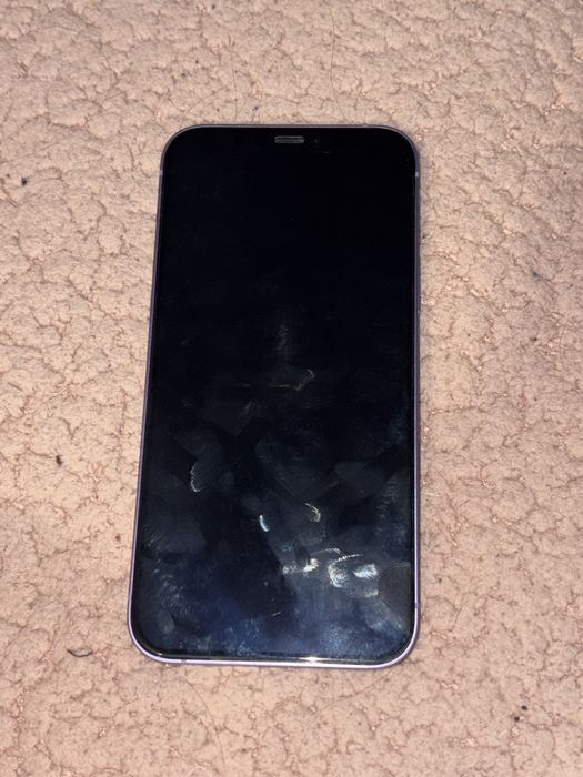 iPhone 12-лилав
