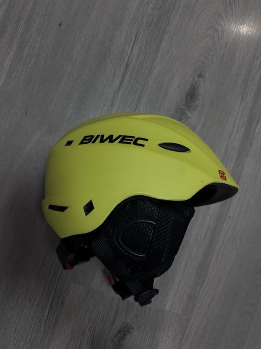 Продам горнолыжный шлем biwec