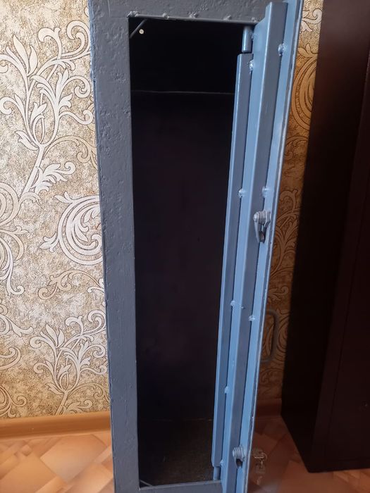Продам сейф цена 30000