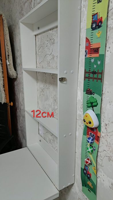 Стол для учебы и компьютера.