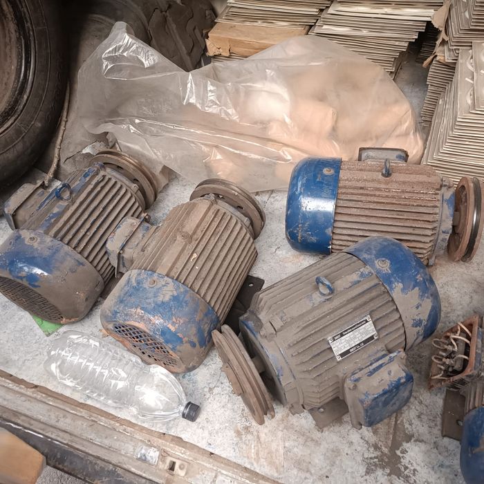 Продам электродвигатели