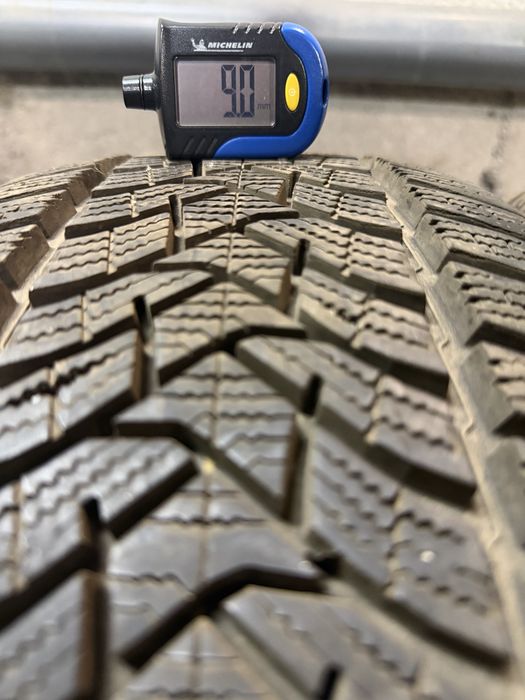 225/45/17 Dunlop 4броя зимни гуми (DOT23)