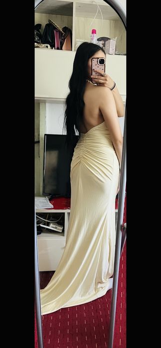 Rochie lunga.