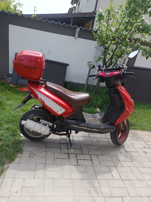 Vând scuter in stare buna de funcționare toate actele la zi
