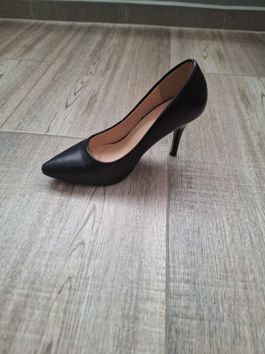 Дамски черни токчета