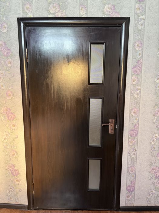 Продаются двери.