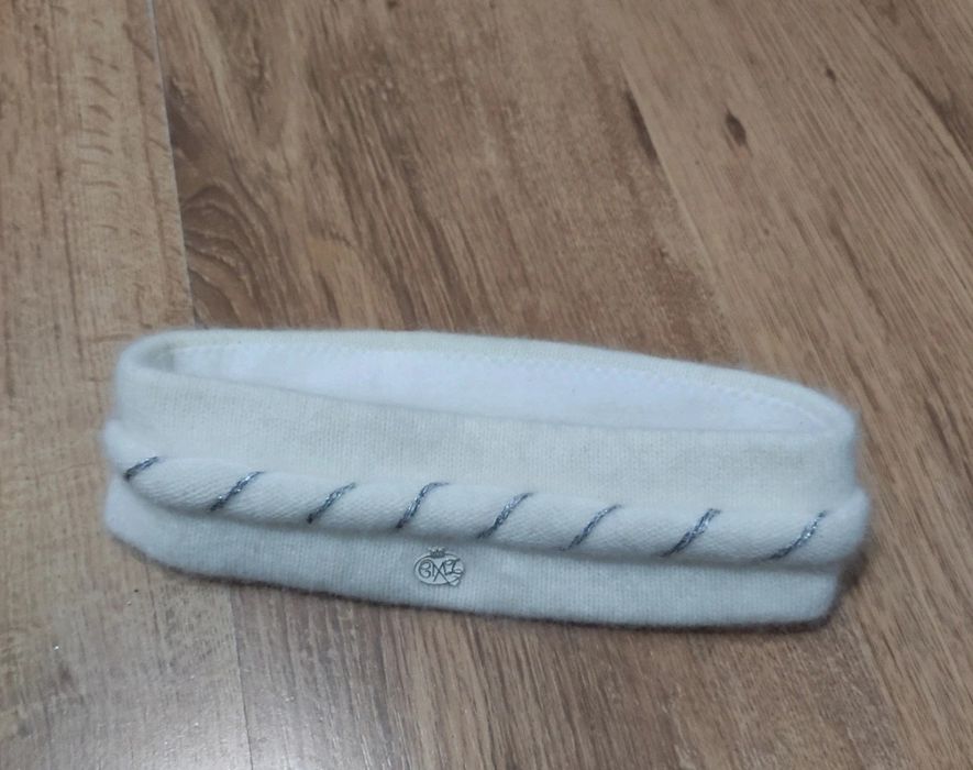 Banderola damă din angora și lână