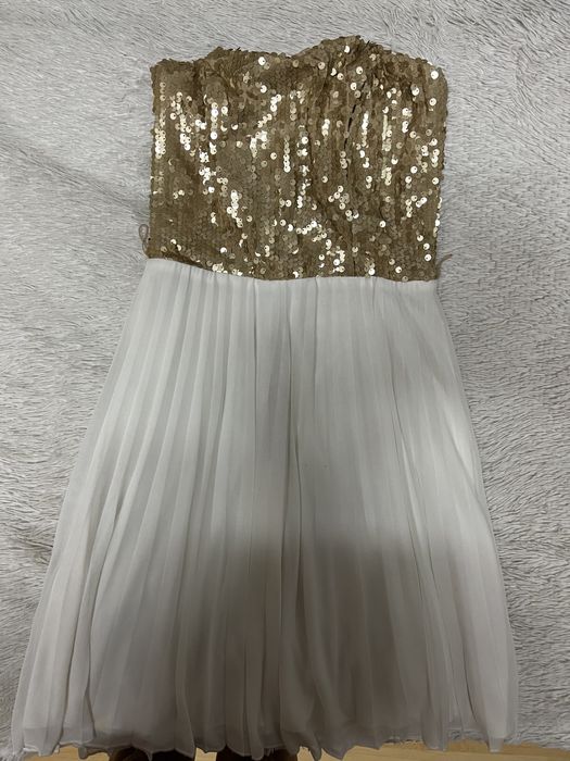 Платье продам