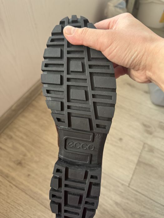 Продам новые ботинки ECCO, 39-40 размер