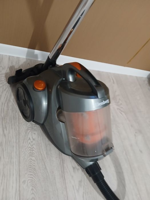 Продам пылесос Elenberg