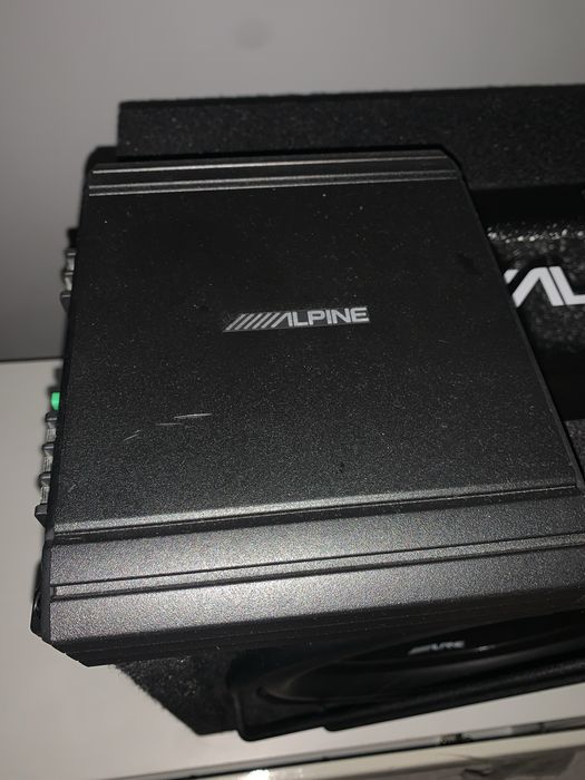 Vand Subwoffer Alipine 800W + Statie Alpine