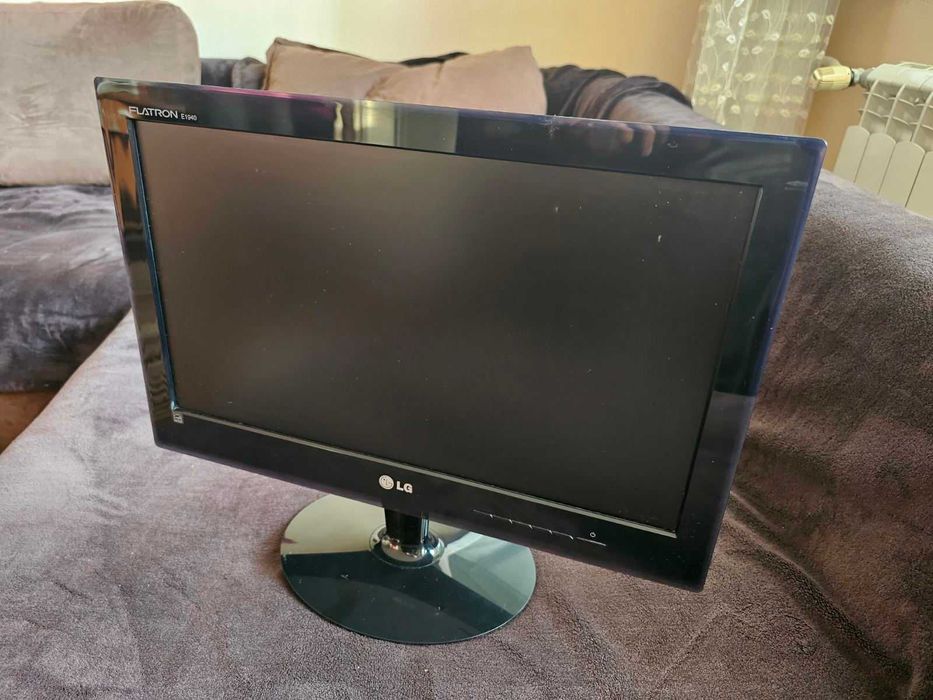 Монитор 19" LG Флатрон E1940S-PN