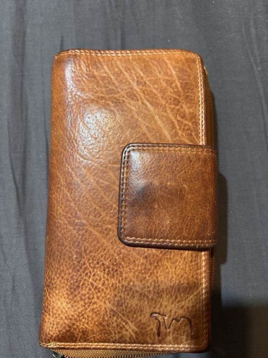 Портмоне от камилска кожа