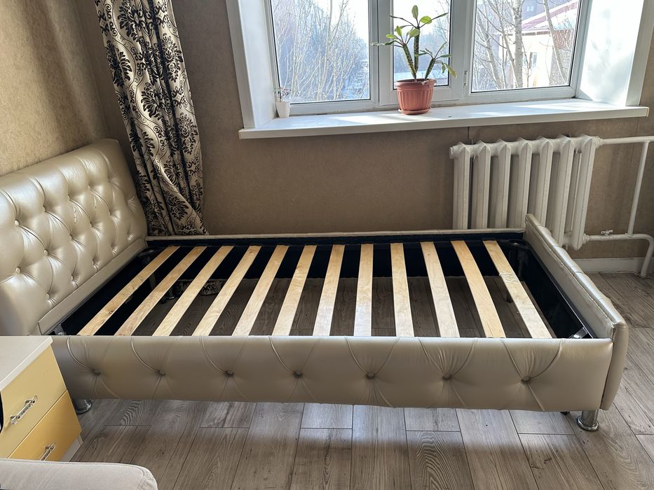 Односпальная кровать