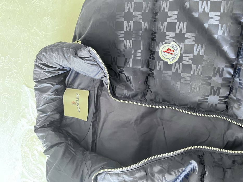 Безрукавка Moncler