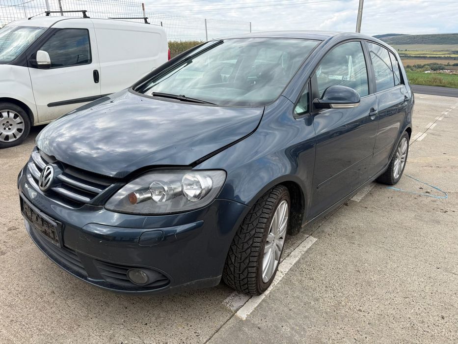 Dezmembrez Vw golf 5 plus Albastru grafit - LC5F 2007 1.9 tdi BLS volan stanga