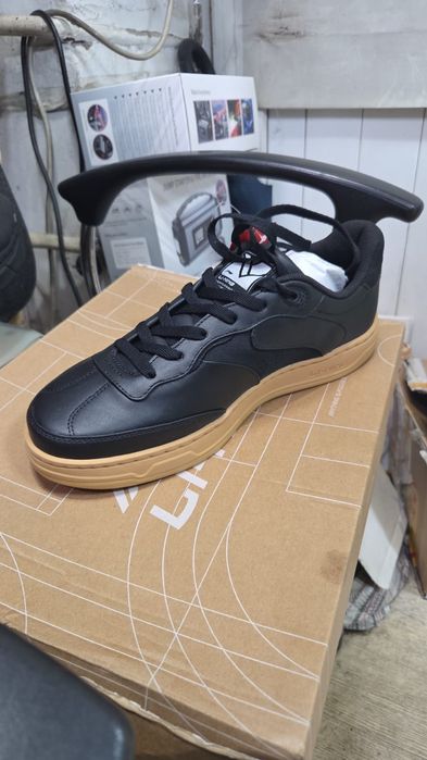 Кроссовк  lining оригинал