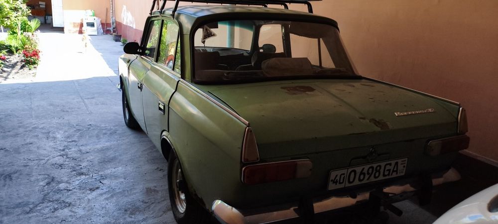 Moskvich 412 sotiladi yili 1990