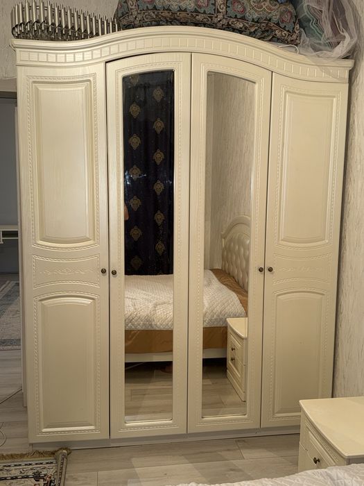 Спальный гарнитур