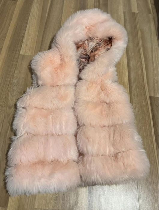 Пухкав елек в бебешко розово