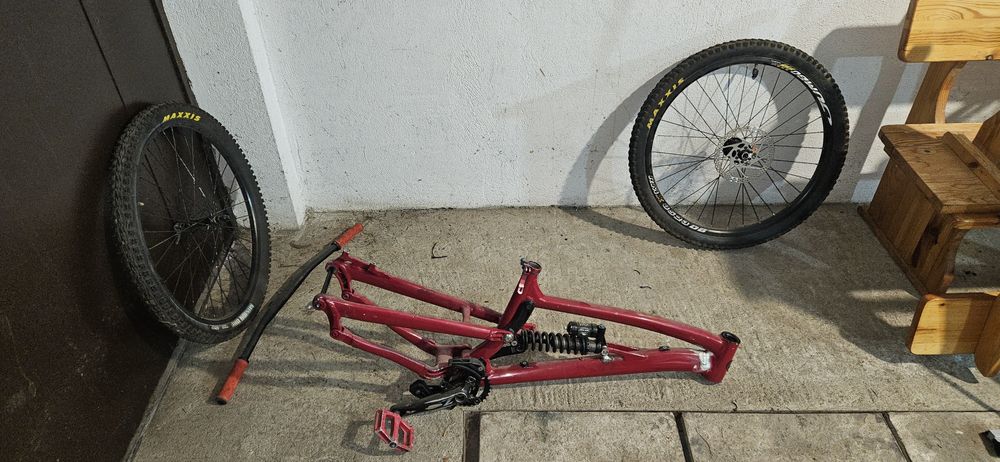 Части за dh колело