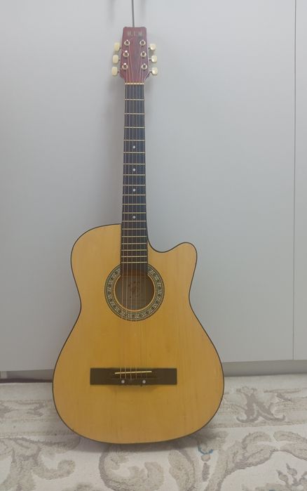 Акустическая гитара