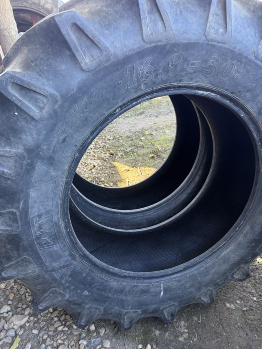 16,9r30 bkt tractor