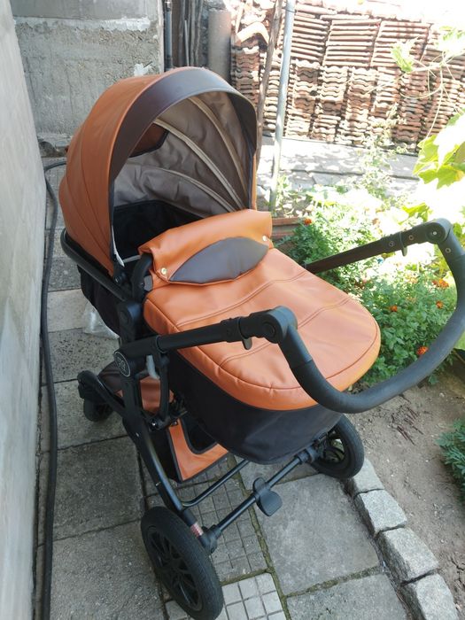 Комбинирана бебешка количка