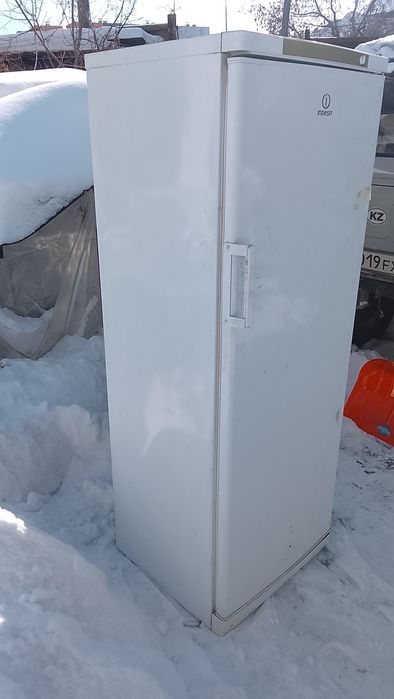 Продам морозилку индезит
