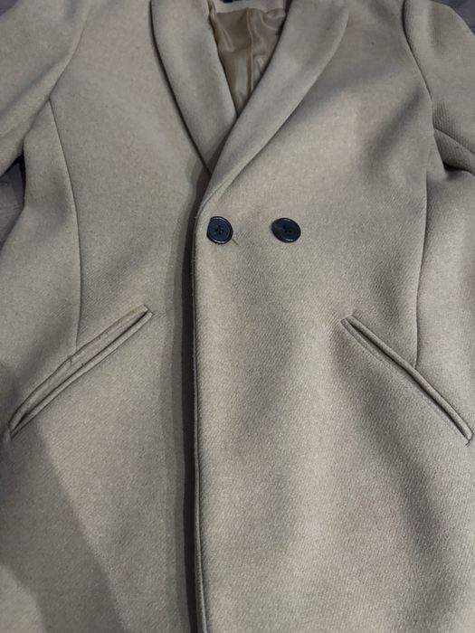 Palton crem Stradivarius