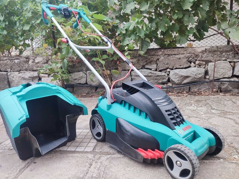 Електрическа косачка Bosch