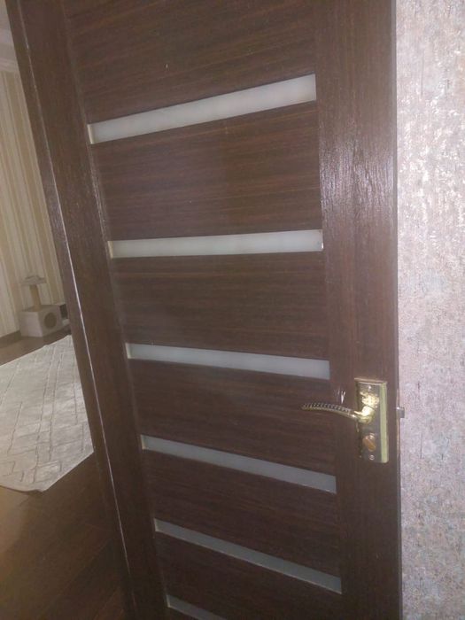 Продам межкомнатные двери 70 и 60 см