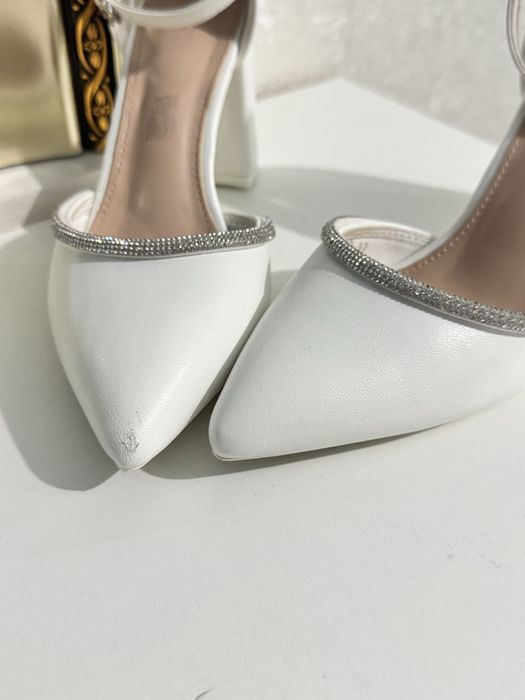 Продам Туфли белаЯ