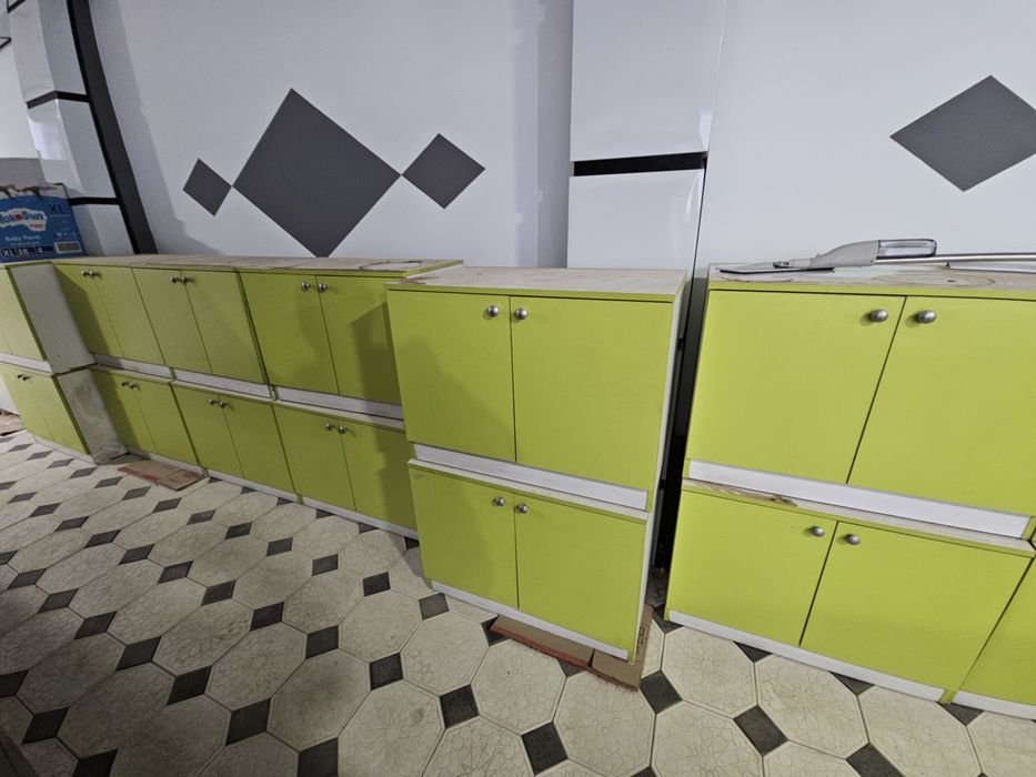 Продаем шкафчики тумбочки