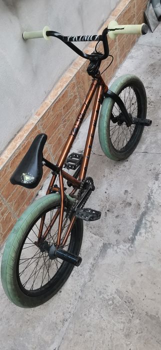 Bicicleta BMX CULT si Rockrider 500