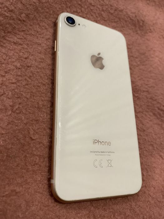 Iphone 8 запазен