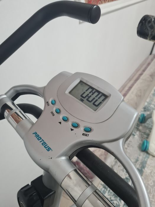 Велотренажер продам