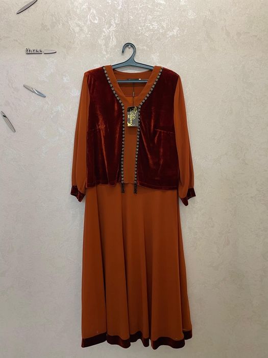 Продам новые платья