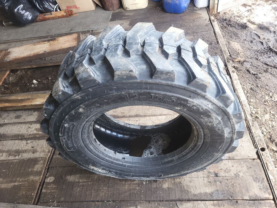 Шина на спецтехнику